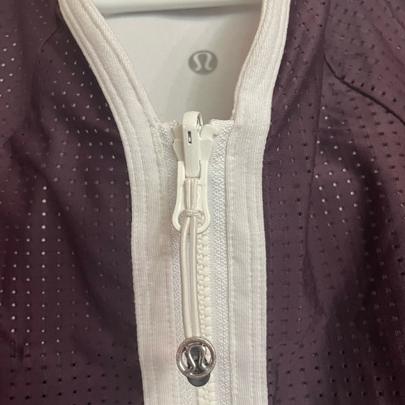 Lululemon Find your Bliss reversible jacket. - Picture 3 of 9